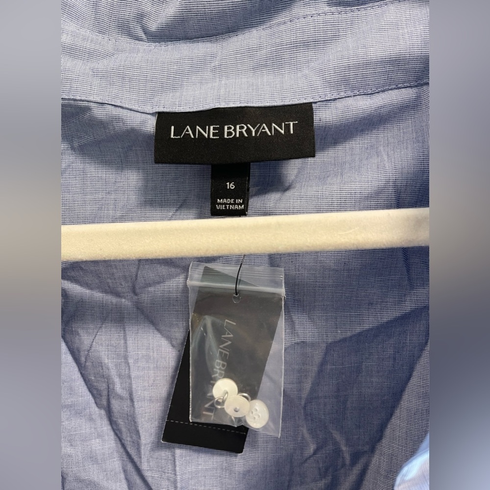 NWT Lane Bryant Women’s Wrap Top Sz 16